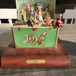 Enesco Small World Musicals Green Toy Chest